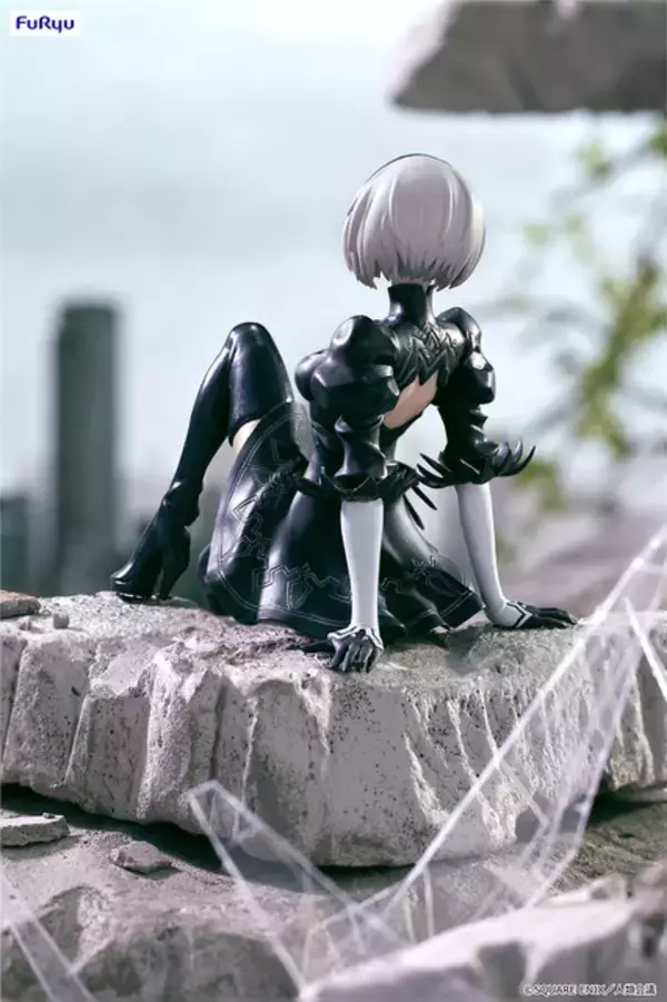 「ゲーセン等で探して！魅惑の太ももで抑えてくれる「2B」ぬーどるストッパーフィギュアにドキドキ」の画像