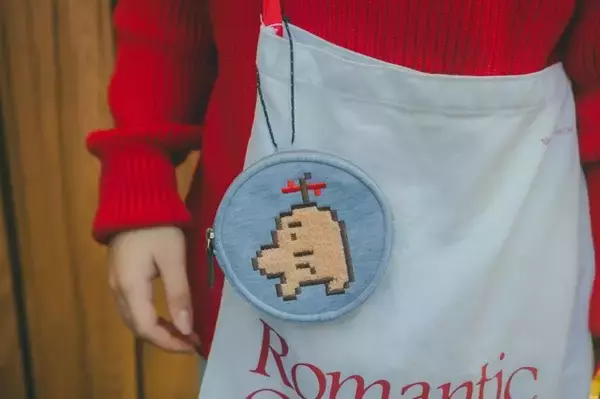 「“おくりもの”にピッタリな『MOTHER』新グッズが多数登場！『2』ロゴラグマットをはじめ、どせいさんのシルバーピアスやギフトバッグなど」の画像