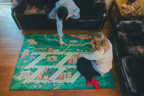 「“おくりもの”にピッタリな『MOTHER』新グッズが多数登場！『2』ロゴラグマットをはじめ、どせいさんのシルバーピアスやギフトバッグなど」の画像