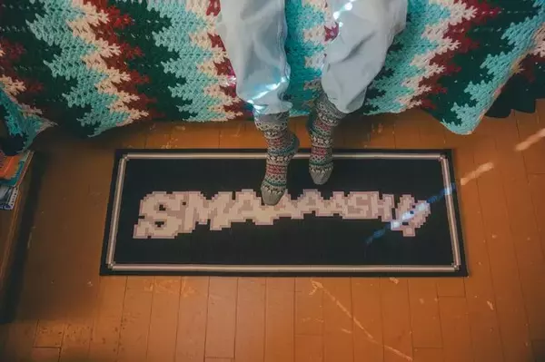 「“おくりもの”にピッタリな『MOTHER』新グッズが多数登場！『2』ロゴラグマットをはじめ、どせいさんのシルバーピアスやギフトバッグなど」の画像