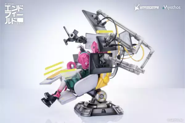 「自分好みの空間を演出！『アークナイツ：エンドフィールド』より「イヴォンヌ」が、ディスプレイに囲まれて座る姿で立体化」の画像