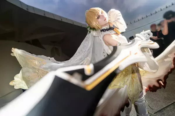 「【コスプレ】『FGO』ネロの”花嫁姿”が神秘的！まるでフィギュアのような美スタイルで存在感を放つ台湾美女レイヤー【写真8枚】」の画像