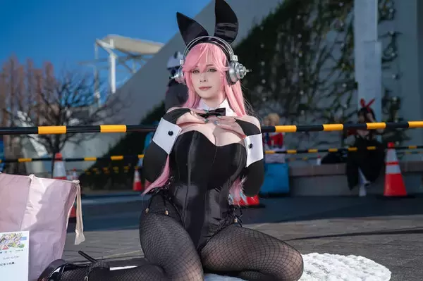 「【コスプレ】スタイル抜群のダイナマイトボディにバニー衣装が似合いすぎる！リアル“すーぱーそに子”な美女レイヤーに熱視線【写真9枚】」の画像