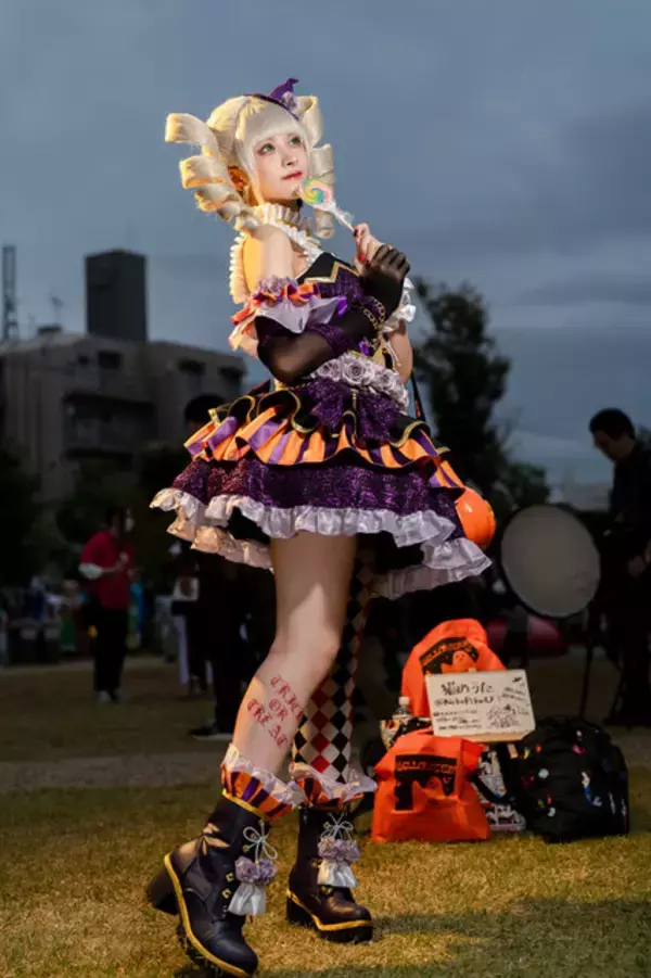 「【コスプレ】「お菓子をくれてもイタズラしちゃうぞ」お菓子片手に愛嬌たっぷりのユリカ様が可愛すぎる！人気レイヤー・猫乃うた【写真8枚】」の画像