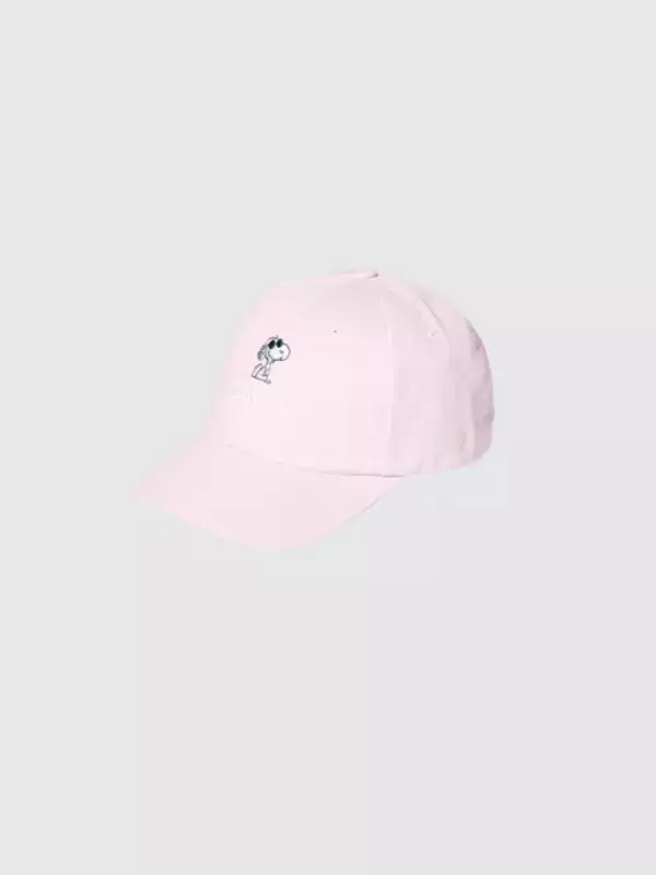 「ユニクロから「スヌーピー」の新作コレクションが3月下旬発売！キッズ向けUT、UVカットキャップなど全7種を展開」の画像