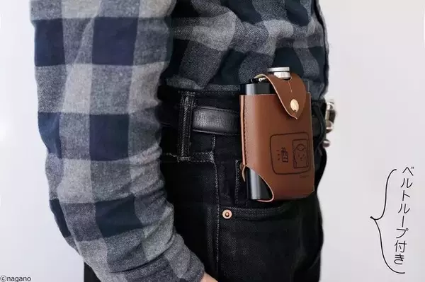 「「ちいかわ」くりまんじゅうが飲酒でキマってる！ 雑誌「MonoMaster」5月号の付録にスキットルやショットカップなど登場」の画像