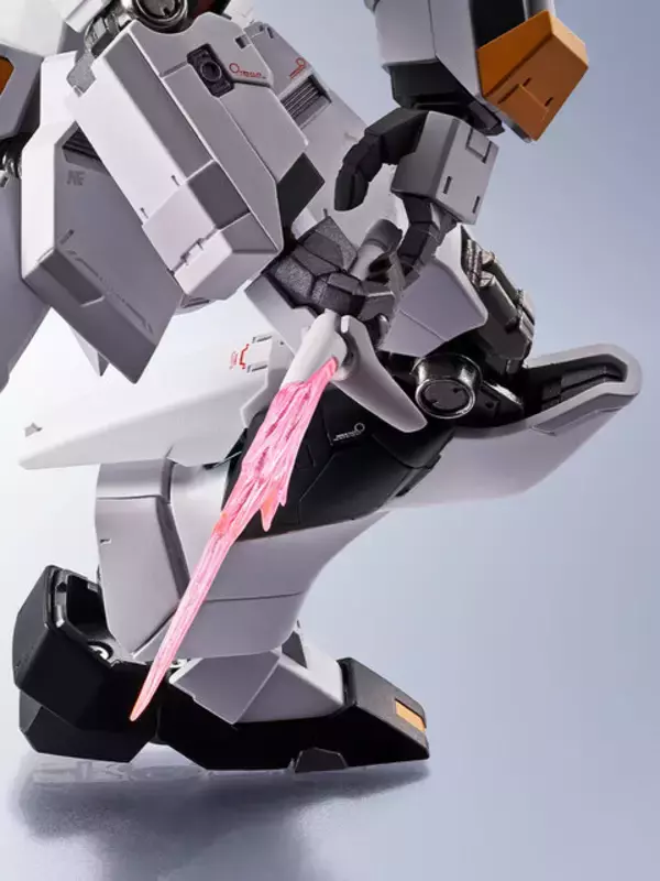 「「逆襲のシャア」1月24日発売のνガンダムに続き…新たに「METAL ROBOT魂 サザビー」商品化決定！」の画像