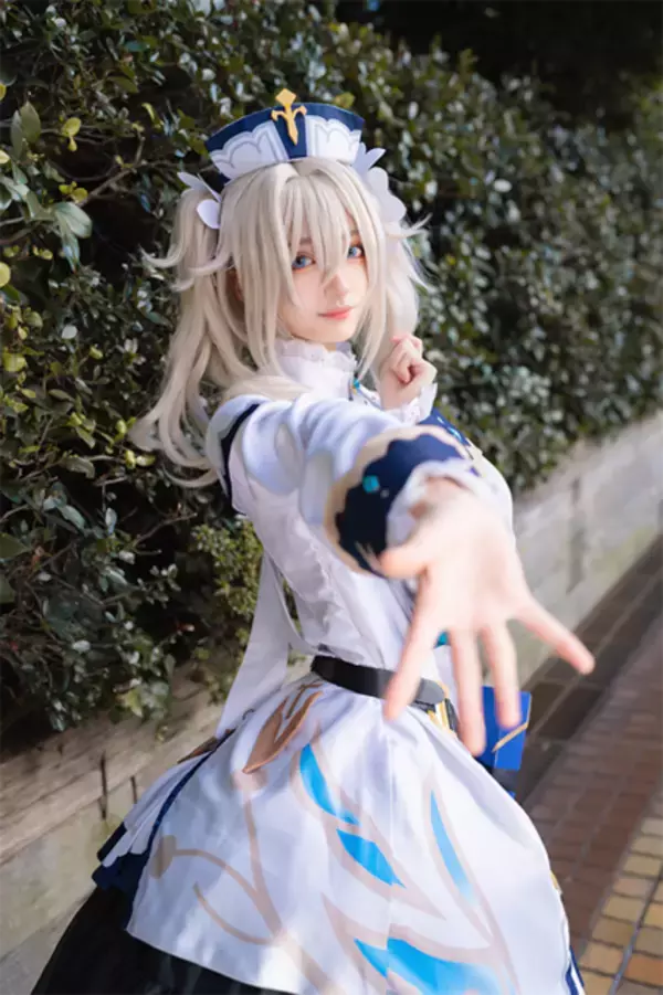 「【コスプレ】『原神』バーバラの目を見張るほどの透明感！ 注目レイヤー・山田叶夢【写真8枚】」の画像