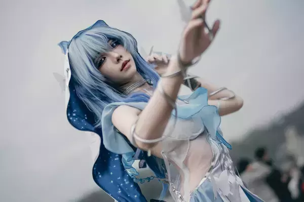 「【コスプレ】四肢の長さから腰の細さまで、『鳴潮』ショアキーパーを再現！スタイル抜群な台湾美女レイヤー【写真8枚】」の画像