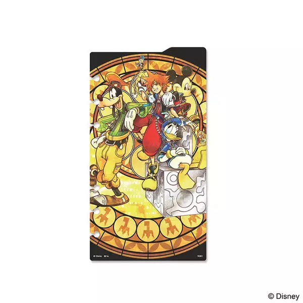 「『キングダム ハーツ』ソラ、王様たちのピンズがカッコイイ！オシャレなキーブレードチャーム付きペンケースなどが予約受付中」の画像