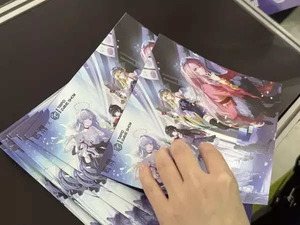 「【コスプレ】2ショット撮影ができた『鳴潮』ブース！スレンダーな美脚が光る千咲の美女レイヤーが素晴らしい【台北ゲームショウ2026】」の画像