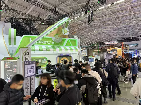 「【コスプレ】2ショット撮影ができた『鳴潮』ブース！スレンダーな美脚が光る千咲の美女レイヤーが素晴らしい【台北ゲームショウ2026】」の画像