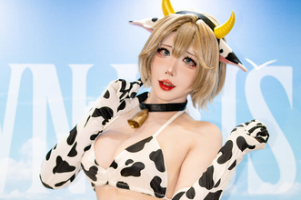 【コスプレ】牛柄の衣装をここまで着こなせるのか！韓国美女レイヤーの破壊力抜群なナイスバディを直視できる？【写真8枚】