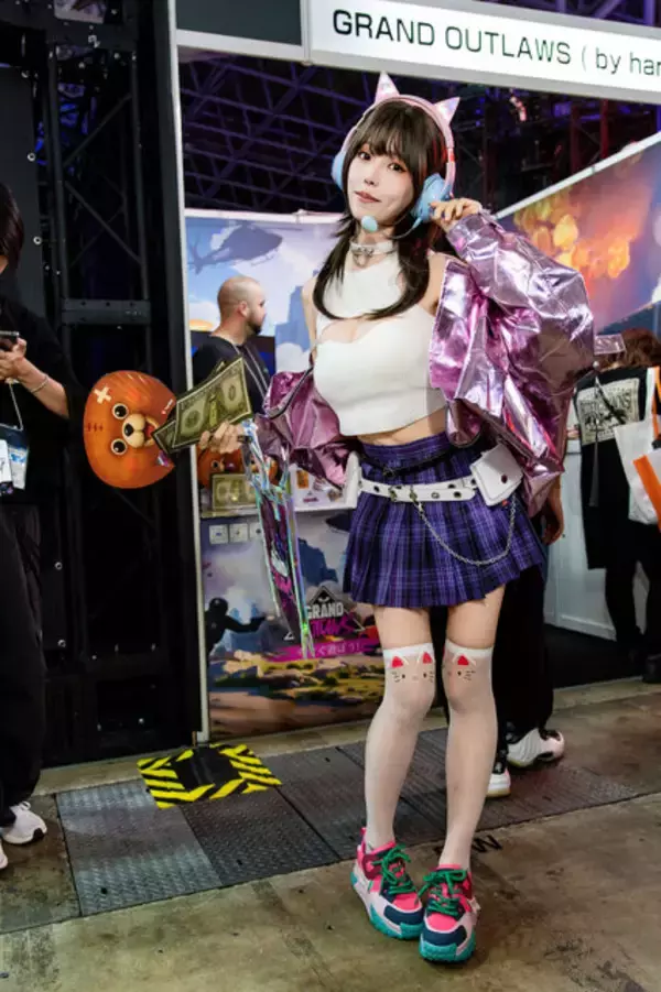 「【コスプレ】猫耳ヘッドセットとミニスカ×ニーハイが抜群に可愛い！人気の台湾美女レイヤーがTGSで美スタイルを披露【写真10枚】」の画像