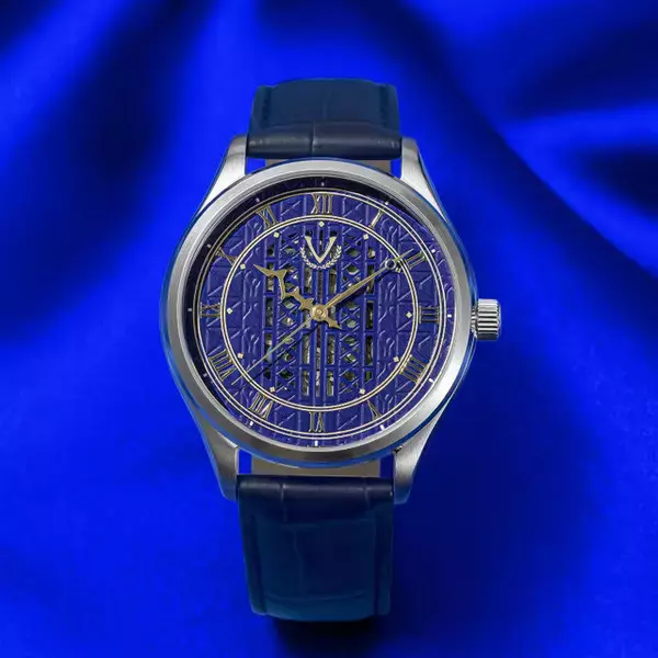 「『ペルソナ』シリーズ30周年記念！『P3R』ベルベットルームデザインのブルーが美しい時計を発売」の画像