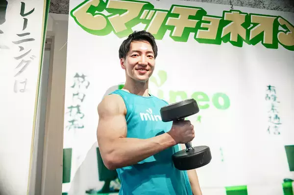 「「あなたは10ギガ過剰摂取です！」イケメン筋肉集団がスマホのギガ肥満を診断する、mineoの異色イベント「マッチョネオ」に潜入してみた」の画像
