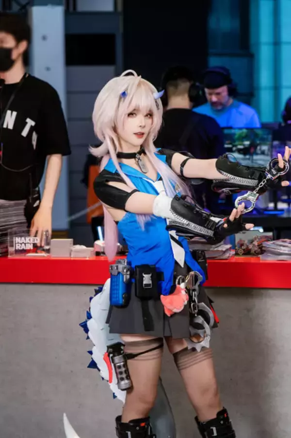 「【コスプレ】中国屈指の美女レイヤーがミニ丈の衣装で魅せる！日本ゲーム大賞「フューチャー部門」受賞『無限大ANANTA』のブースレポ【写真19枚】」の画像