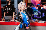 「【コスプレ】中国屈指の美女レイヤーがミニ丈の衣装で魅せる！日本ゲーム大賞「フューチャー部門」受賞『無限大ANANTA』のブースレポ【写真19枚】」の画像3