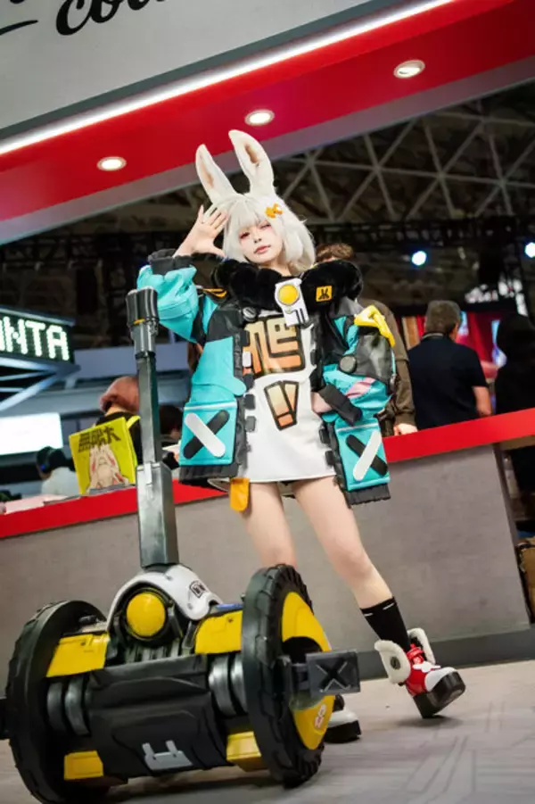 「【コスプレ】中国屈指の美女レイヤーがミニ丈の衣装で魅せる！日本ゲーム大賞「フューチャー部門」受賞『無限大ANANTA』のブースレポ【写真19枚】」の画像