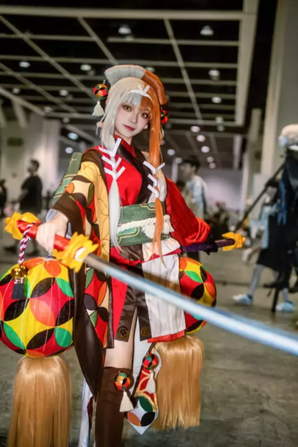 「【コスプレ】香港美女が魅せる『FGO』出雲阿国の笑顔が“国宝級”！着物やアクサリーもバッチリ揃えて見応え十分【写真7枚】」の画像