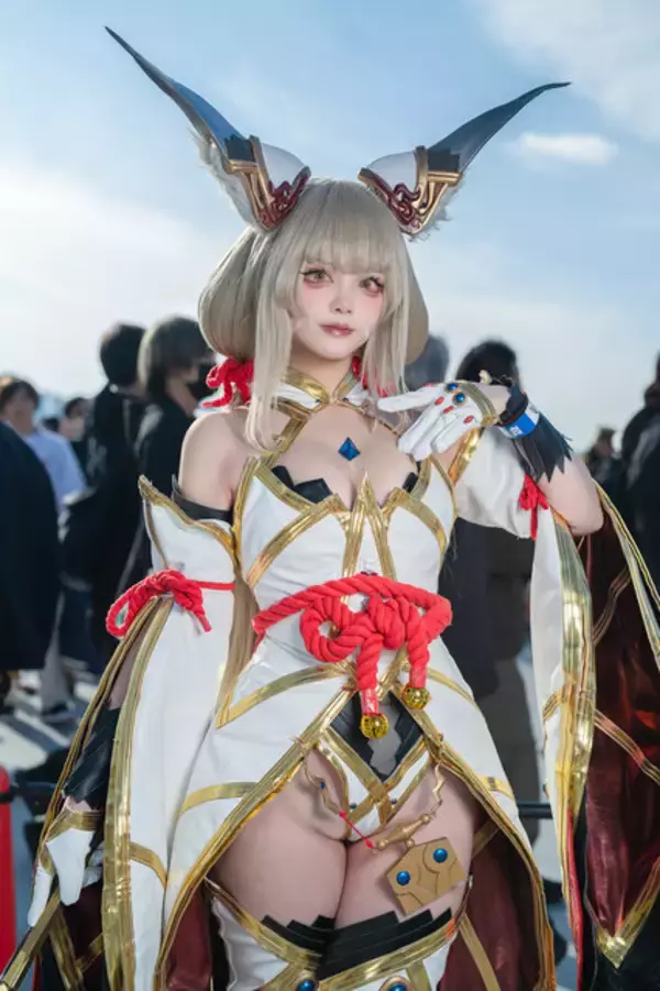 「【コスプレ】美脚が際立つ『ゼノブレイド2』ニアのセクシーでかっこいい衣装を見事に再現！細部までこだわるクオリティがすごい【写真7枚】」の画像