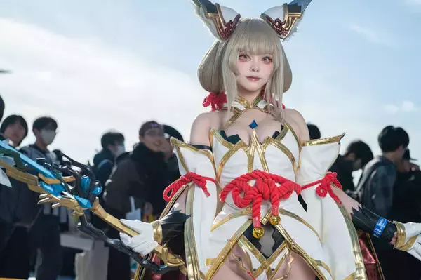 「【コスプレ】美脚が際立つ『ゼノブレイド2』ニアのセクシーでかっこいい衣装を見事に再現！細部までこだわるクオリティがすごい【写真7枚】」の画像