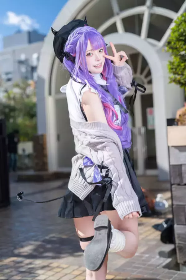 「【コスプレ】艶やかな黒髪×セーラー服が眩しい『鳴潮』千咲、トワ様や魅惑のバニー初音ミクまで「アコスタ池袋」美女レイヤー12選【写真53枚】」の画像