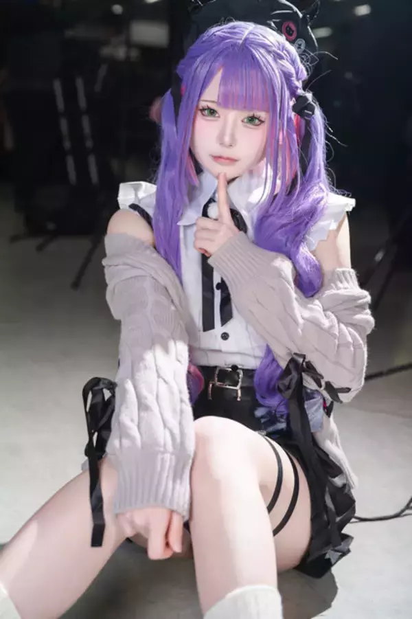 「【コスプレ】艶やかな黒髪×セーラー服が眩しい『鳴潮』千咲、トワ様や魅惑のバニー初音ミクまで「アコスタ池袋」美女レイヤー12選【写真53枚】」の画像