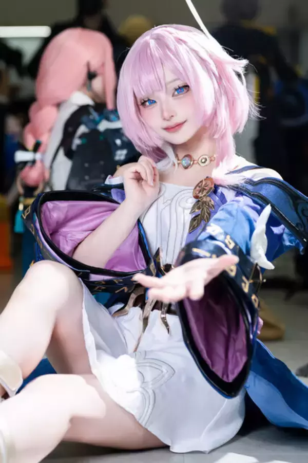 「【コスプレ】艶やかな黒髪×セーラー服が眩しい『鳴潮』千咲、トワ様や魅惑のバニー初音ミクまで「アコスタ池袋」美女レイヤー12選【写真53枚】」の画像