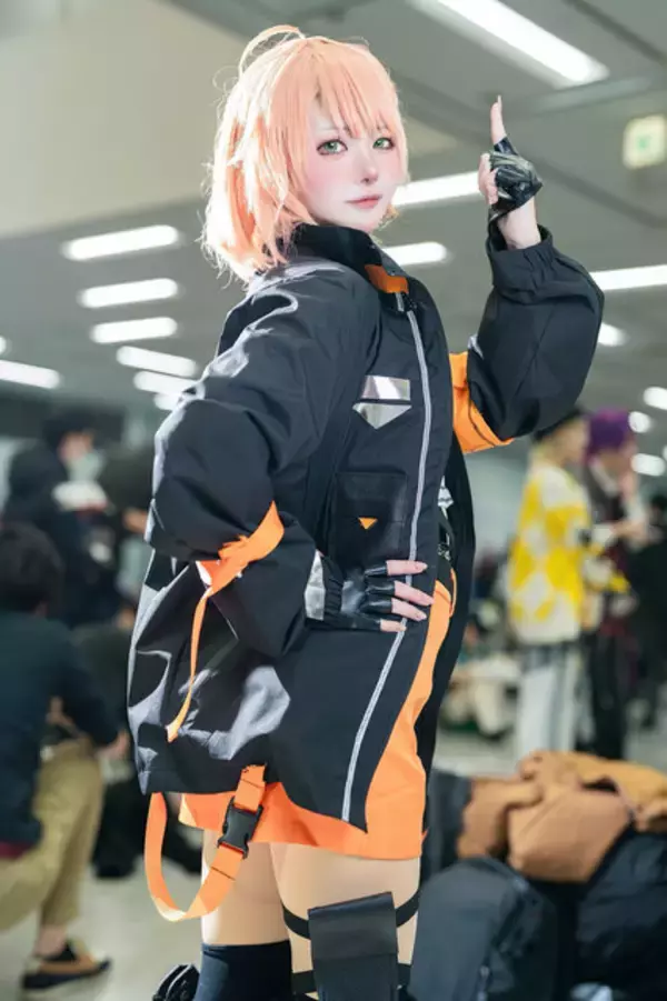 「【コスプレ】艶やかな黒髪×セーラー服が眩しい『鳴潮』千咲、トワ様や魅惑のバニー初音ミクまで「アコスタ池袋」美女レイヤー12選【写真53枚】」の画像