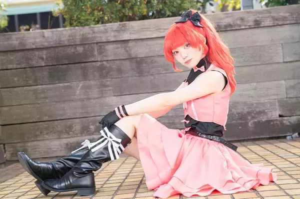 「【コスプレ】艶やかな黒髪×セーラー服が眩しい『鳴潮』千咲、トワ様や魅惑のバニー初音ミクまで「アコスタ池袋」美女レイヤー12選【写真53枚】」の画像