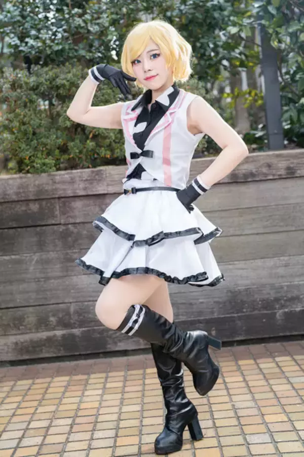 「【コスプレ】艶やかな黒髪×セーラー服が眩しい『鳴潮』千咲、トワ様や魅惑のバニー初音ミクまで「アコスタ池袋」美女レイヤー12選【写真53枚】」の画像