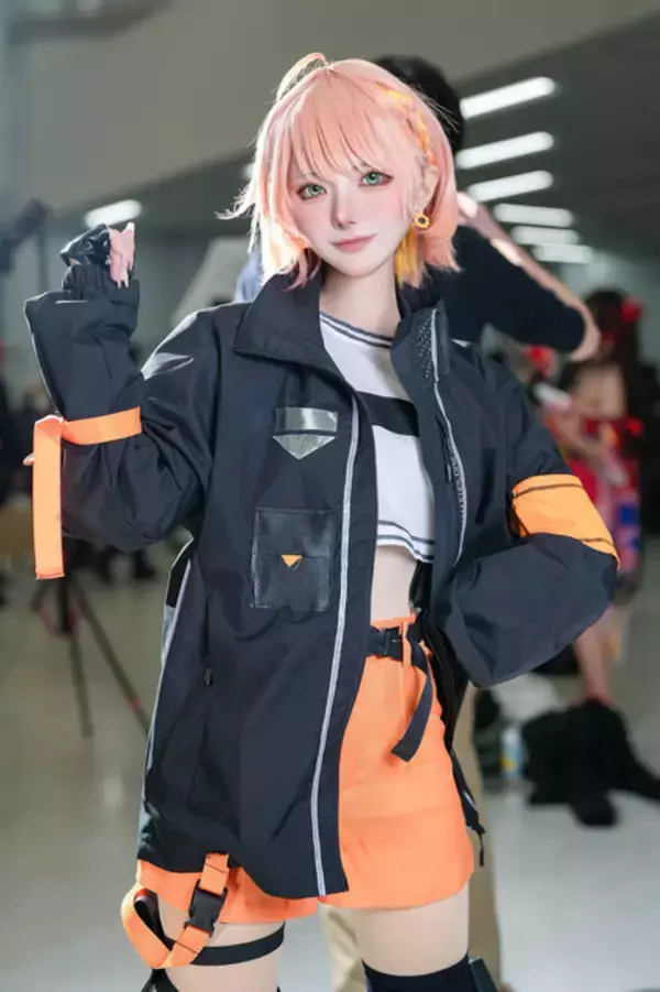 「【コスプレ】艶やかな黒髪×セーラー服が眩しい『鳴潮』千咲、トワ様や魅惑のバニー初音ミクまで「アコスタ池袋」美女レイヤー12選【写真53枚】」の画像