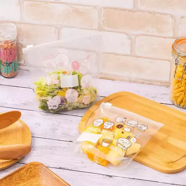 「「ちいかわ」妙に脚がセクシーなマスコットや「トーキョーちいかわ」など注目の新商品が多数ラインナップ！ちいかわマーケットにて4月25日11時より販売開始」の画像