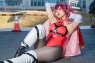 【コスプレ】マリン船長がパイパイ仮面衣装で振り向きポーズを披露！美女レイヤーの美ヒップ＆美脚が可愛くセクシー【写真9枚】