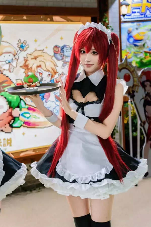 「【コスプレ】海賊とメイドのどちらがお好きですか？Xフォロワー約100万の中国美女が『キノコ伝説』ブースで圧倒的美貌をみせる【写真9枚】」の画像