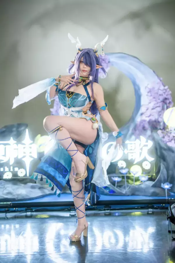 「【コスプレ】透明感あふれる美スタイルはまるで等身大フィギュア！『原神』聖女ラウマの美貌が異次元すぎた【写真8枚】」の画像