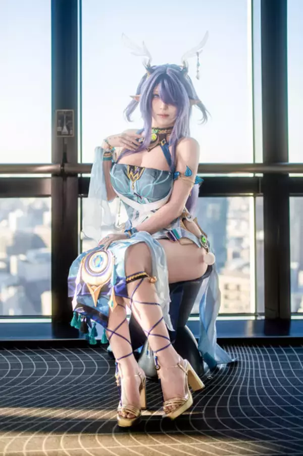 「【コスプレ】透明感あふれる美スタイルはまるで等身大フィギュア！『原神』聖女ラウマの美貌が異次元すぎた【写真8枚】」の画像