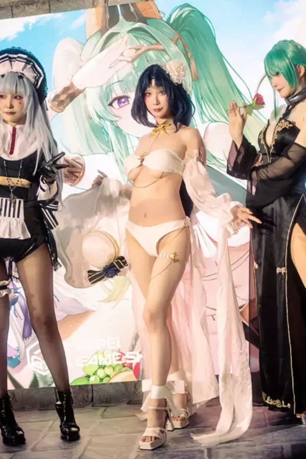 「【コスプレ】透き通るような美肌に自信あり！真冬に脅威の水着で魅せつけた『アズレン』ローマの台湾美女レイヤー【台北ゲームショウ2026】」の画像