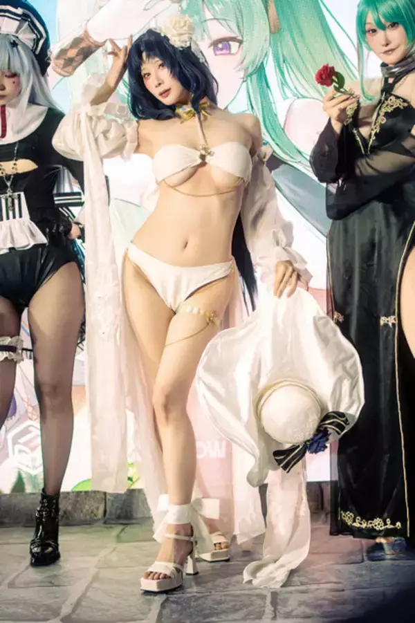 「【コスプレ】透き通るような美肌に自信あり！真冬に脅威の水着で魅せつけた『アズレン』ローマの台湾美女レイヤー【台北ゲームショウ2026】」の画像