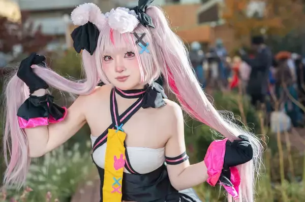 「【コスプレ】マリン船長に花芽なずな、兎鞠まりなど人気VTuberが勢揃い！「アコスタ池袋」で出会った美女レイヤー8選【写真37枚】」の画像