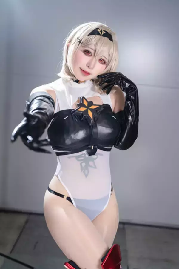 「【コスプレ】冬コミケを彩る美女レイヤー13選！ゲーム・アニメ・VTuberなどバラエティ豊か【写真59枚】」の画像