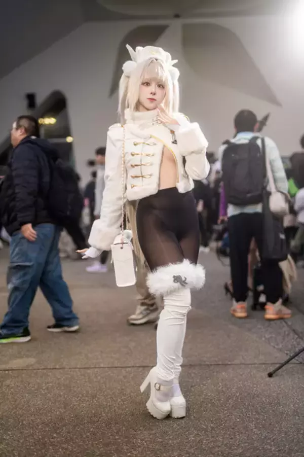 「【コスプレ】まるで実写版のようなクオリティ！台湾に集結した『NIKKE』美女レイヤーが完璧な曲線美と超絶スタイルで魅せる【写真29枚」の画像