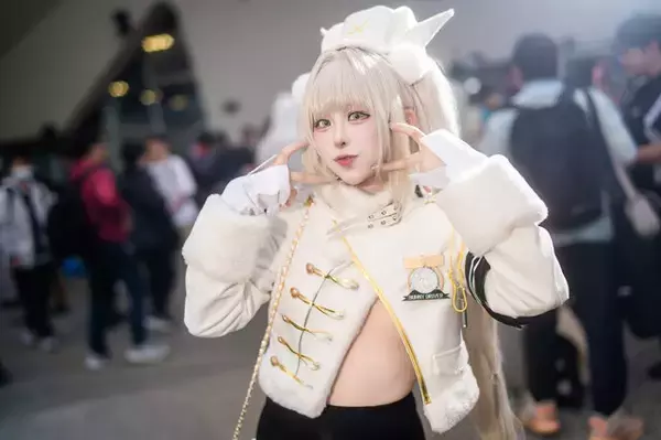 「【コスプレ】まるで実写版のようなクオリティ！台湾に集結した『NIKKE』美女レイヤーが完璧な曲線美と超絶スタイルで魅せる【写真29枚」の画像