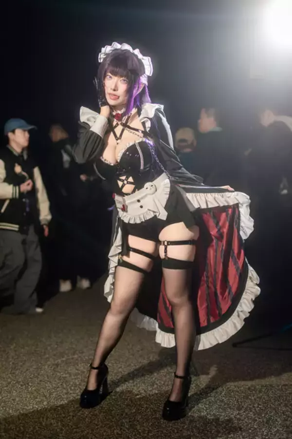 「【コスプレ】まるで実写版のようなクオリティ！台湾に集結した『NIKKE』美女レイヤーが完璧な曲線美と超絶スタイルで魅せる【写真29枚」の画像