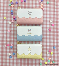 「ちいかわ」日常生活で役立つ新商品が本日3月6日11時より発売！くりまんじゅうたちのなりきりキャップや、可愛いお財布ポシェットなど