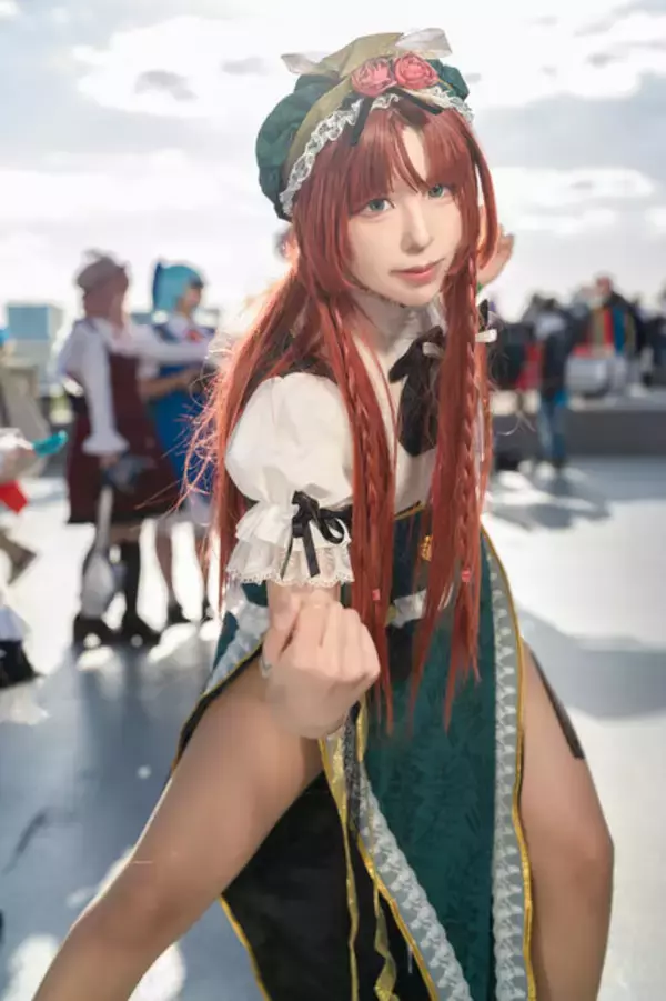「【コスプレ】チャイナドレスから伸びる美脚がダイナミック！『東方』紅美鈴の美女レイヤーがカッコ良すぎた【写真9枚】」の画像