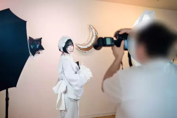 「【コスプレ】純白の着物＆漆黒ミニワンピース姿が激カワすぎた！今をときめく人気コスプレイヤー「月海つくね」の生誕祭に密着【写真27枚】」の画像