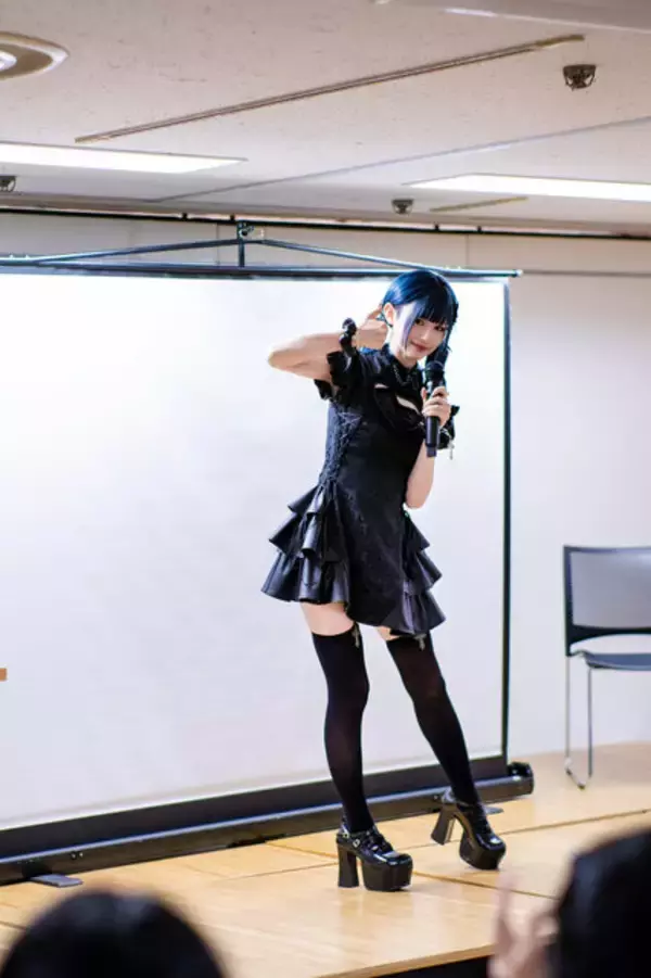 「【コスプレ】純白の着物＆漆黒ミニワンピース姿が激カワすぎた！今をときめく人気コスプレイヤー「月海つくね」の生誕祭に密着【写真27枚】」の画像