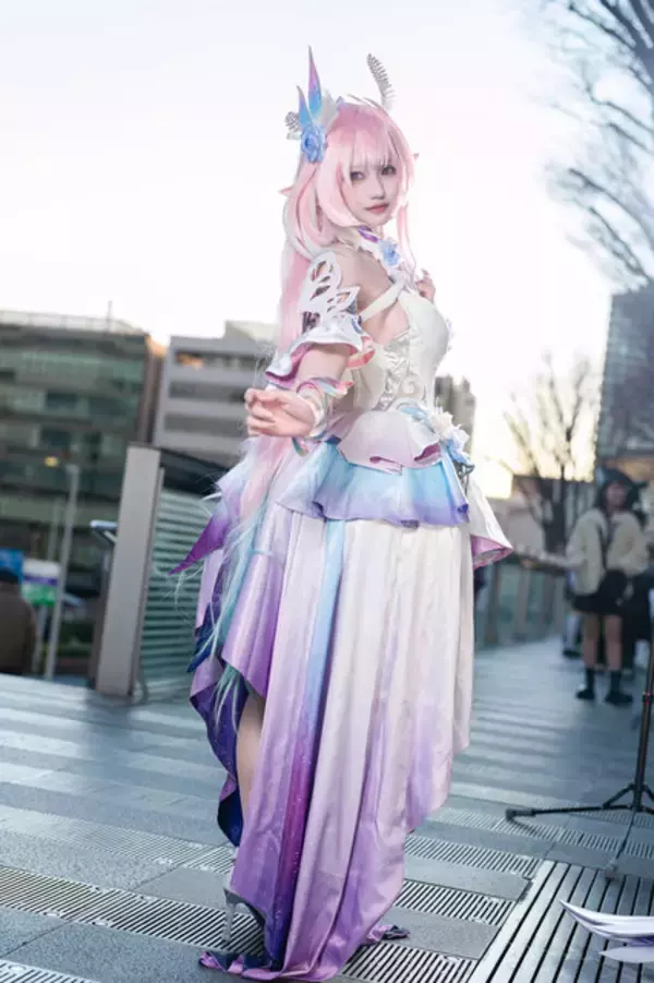 「【コスプレ】儚くも神々しい美貌がここに！優雅なドレスが似合う『崩スタ』キュレネの美女レイヤーにうっとり【写真8枚】」の画像